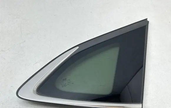 Hyundai Tucson TL Rear side window 43R000392 E001143D DOT184AS3M532