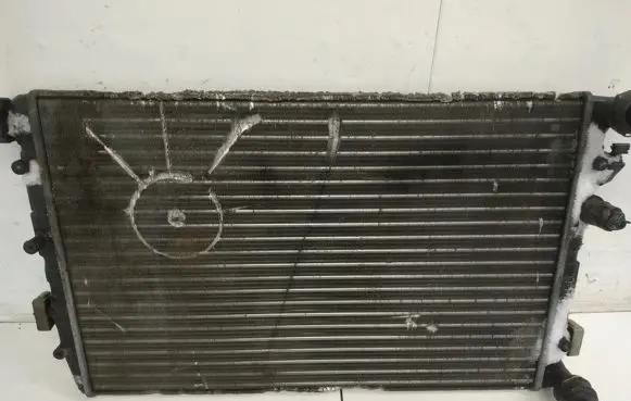 Seat Ibiza III (6L) Coolant radiator 880203f