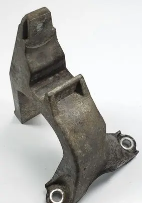 Engine mounting bracket
