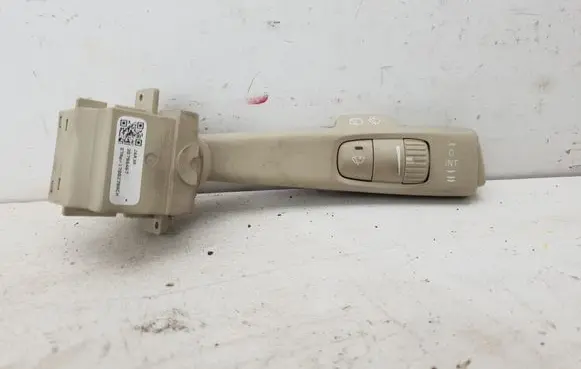 Volvo XC70 Wiper control stalk 30772390