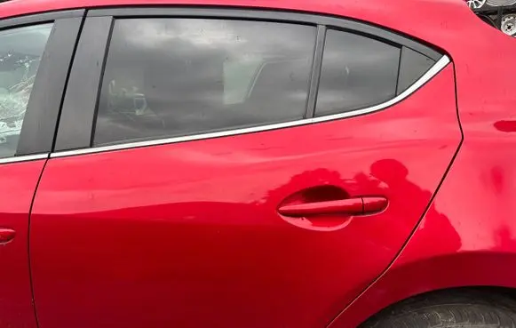 Mazda 3 III Rear door