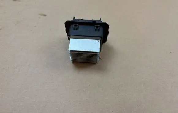 Renault Megane III Heater blower motor/fan resistor T1017845R