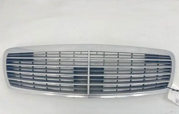 Mercedes-Benz E W211 Front bumper upper radiator grill A2118800283