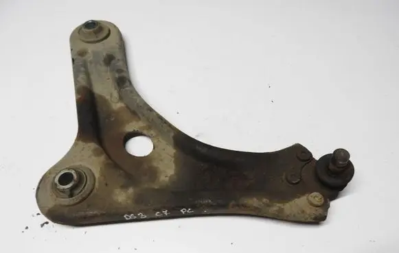 Citroen DS3 Front lower control arm/wishbone