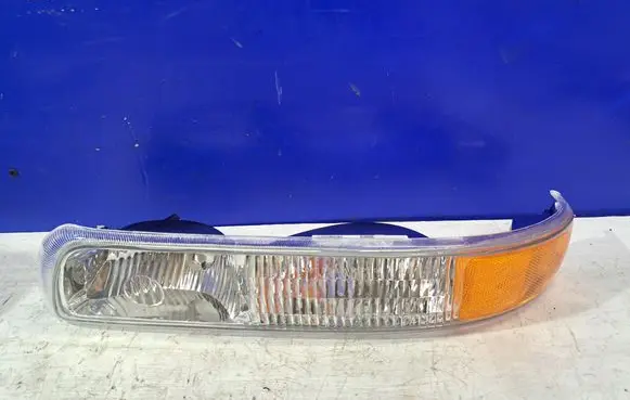 Chevrolet Tahoe Front indicator light GM166U000L