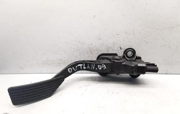 Mitsubishi Outlander Accelerator throttle pedal