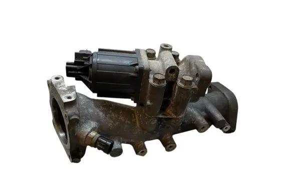 Mitsubishi Pajero EGR valve K5T70081 1582A037