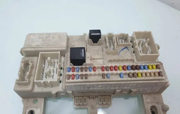 Volvo C30 Fuse module 31268178