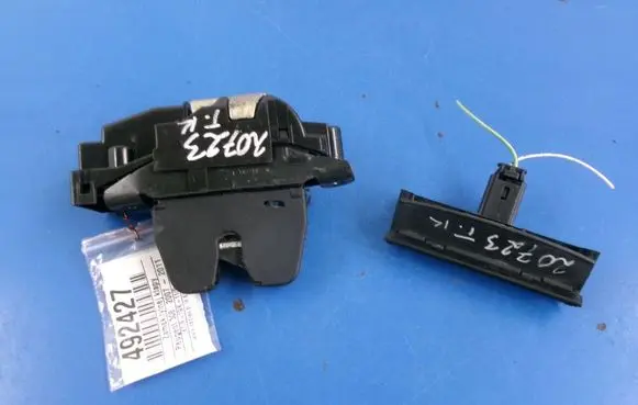 Peugeot 308 Tailgate/trunk/boot lock/catch/latch 9660403980