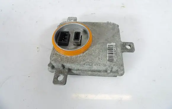 Audi A3 S3 8V Voltage converter/converter module 8K0941597B