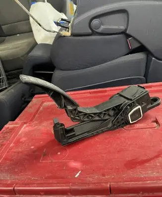 Mercedes-Benz ML W164 Acceleration sensor A1643000104 1609050167