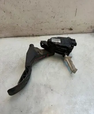Skoda Octavia Mk1 (1U) Accelerator throttle pedal 1J1721503H