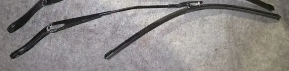 Volvo V70 Windshield/front glass wiper blade 