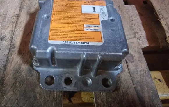 Nissan Qashqai+2 Airbag control unit/module 988201KJ0A
