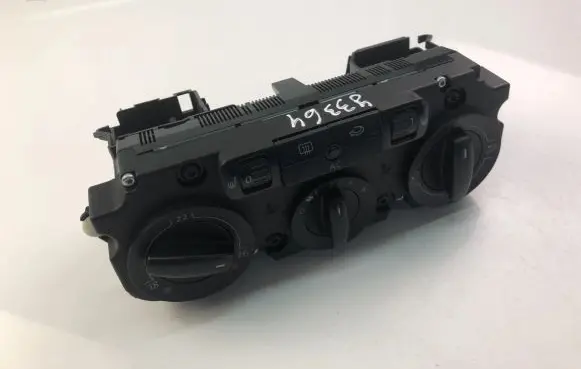 Volkswagen Golf V Interior fan control switch 53701CF