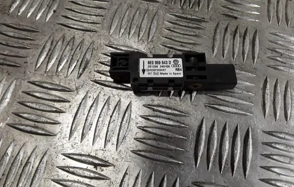 Volkswagen Phaeton Airbag deployment crash/impact sensor 8E0959643D
