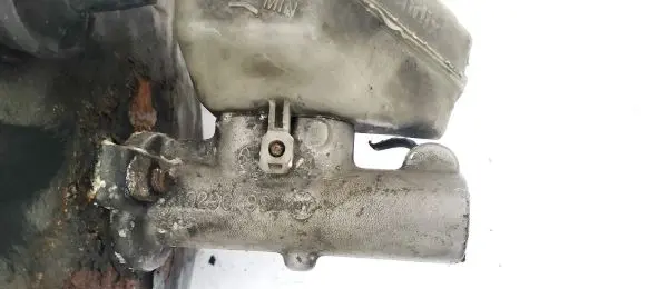Ford Mondeo MK I Master brake cylinder