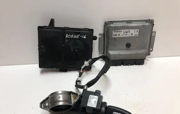 Nissan Rogue Engine ECU kit and lock set 284B1