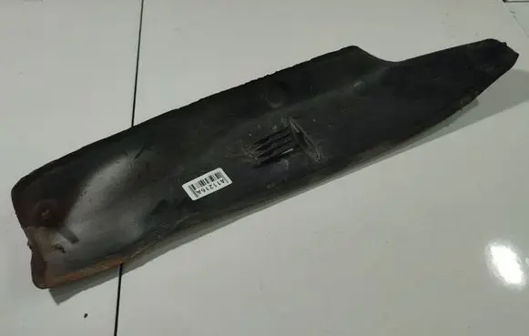 Volkswagen Polo IV 9N3 Engine splash shield/under tray 6Q0821112A