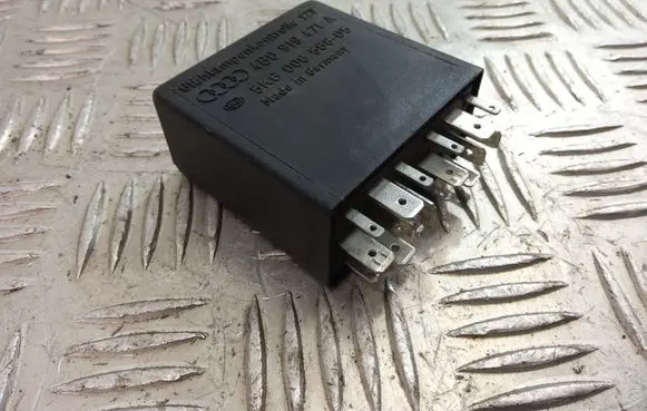Audi A6 S6 C5 4B Interior lighting relay 8D0919471A