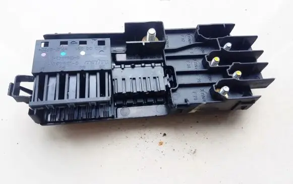 Mercedes-Benz E W211 Fuse box set 2115452301 E0000031