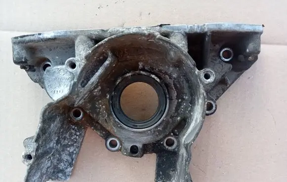 Volkswagen PASSAT B6 other engine part 038103153D
