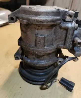 Jeep Cherokee XJ Air conditioning (A/C) compressor (pump) 5264372