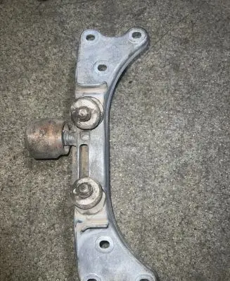 BMW 7 E38 Gearbox mounting bracket 1092557