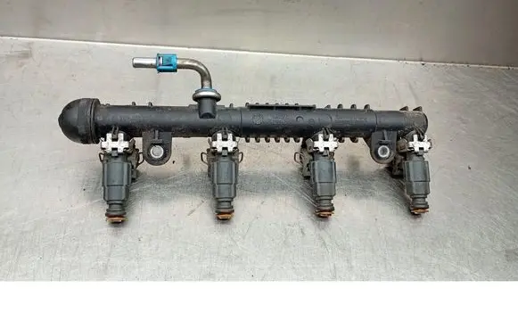 Opel Corsa C Fuel injector supply line/pipe 0280151076