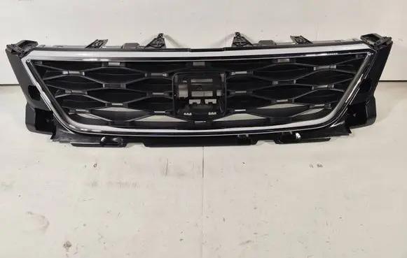 Seat Ateca Front bumper upper radiator grill 575853654C