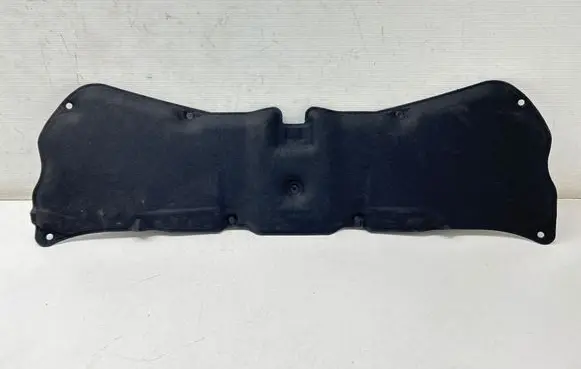Engine bonnet/hood sound/heat insulation