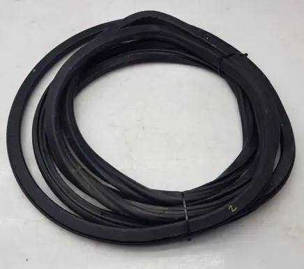 Mercedes-Benz Sprinter W907 W910 Rubber seal sliding door (on door) 