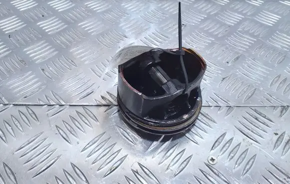Jaguar XF X260 Piston 