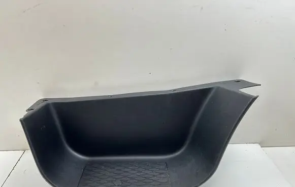Front sill trim cover