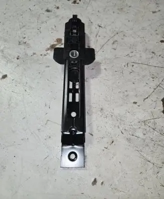 Volkswagen Polo IV 9N3 Seat belt adjustment rail 6Q0857819C