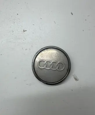 Audi A6 S6 C6 4F R17 wheel hub/cap/trim 