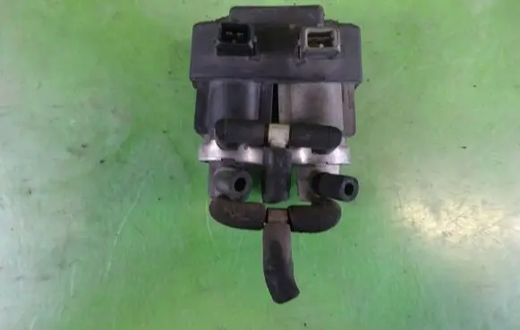 Audi A6 S6 C5 4B Breather valve 059906627