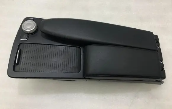 Mercedes-Benz E W212 Armrest A2046801339