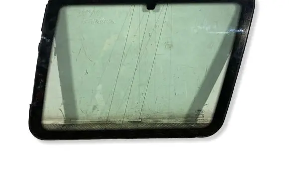 Land Rover Discovery Rear side window 43R001583 AS2M3232DOT682