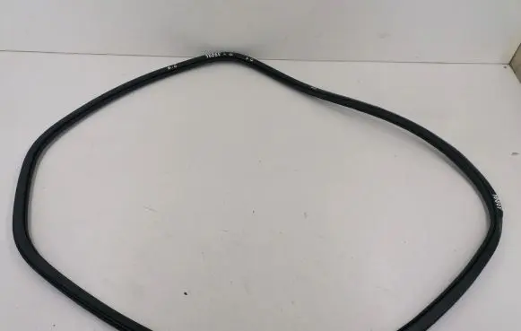Volvo S90, V90 Rubber seal rear door 