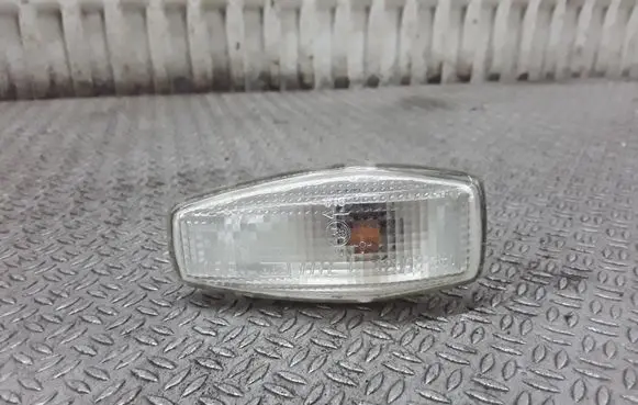 Hyundai Matrix Front fender indicator light