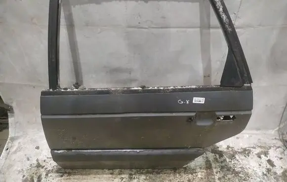 Volkswagen PASSAT B3 Rear door PILKOS
