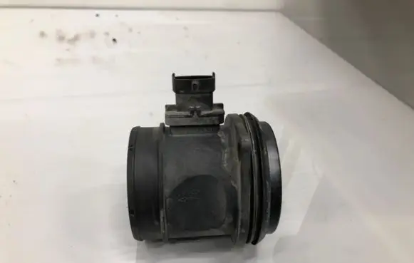 Volvo XC70 Mass air flow meter 31361223