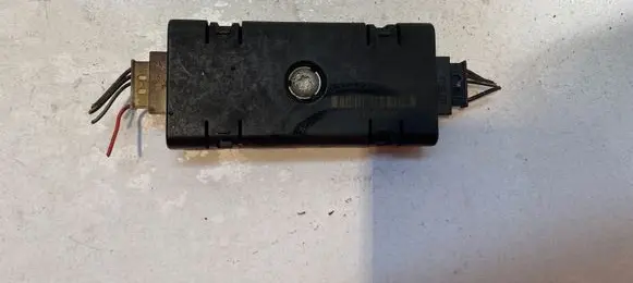 BMW 5 F10 F11 Aerial antenna filter 920190012 41140320 9199865