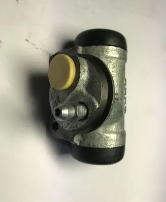 Renault Clio I Rear brake cylinder 4576