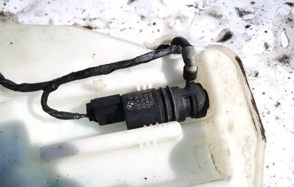 BMW X5 E70 Windscreen/windshield washer pump 6712693416001 67126934160-01