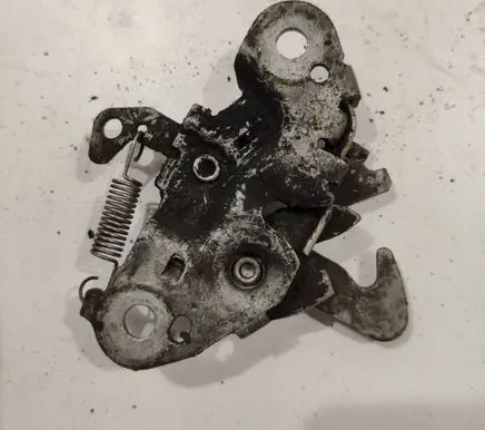 Engine bonnet/hood lock/catch
