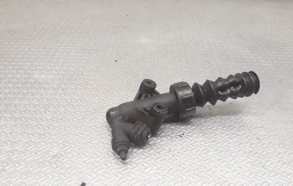 Peugeot 1007 Clutch slave cylinder 