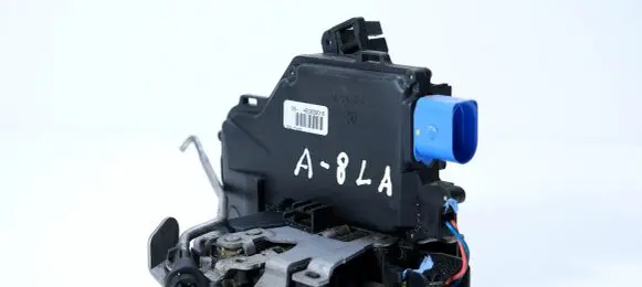Audi A8 S8 D3 4E Rear door lock 4E0839016