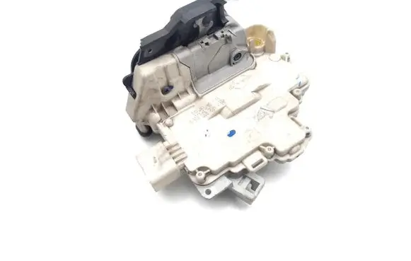 Audi A3 S3 8P Front door lock 4F2837016B